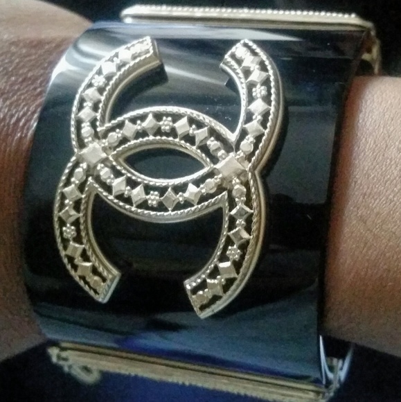 CHANEL Jewelry - CHANEL Cuff